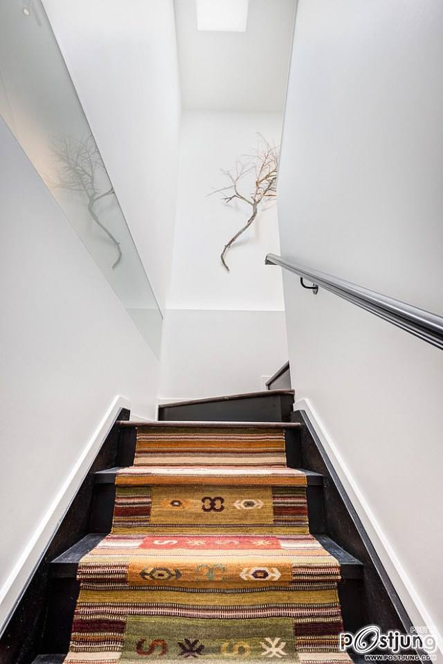 Junction Bungalow by R&eacute;v&eacute;lateur Studio