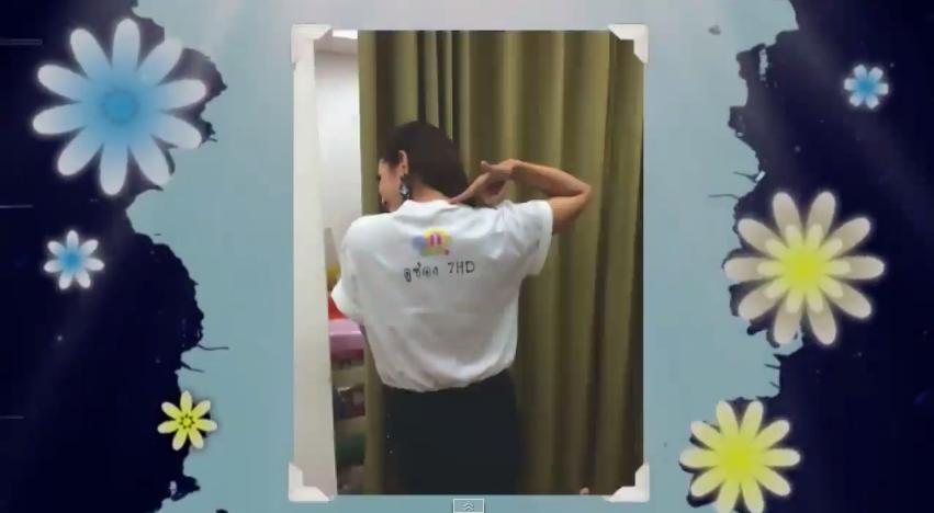 อั้ม พัชราภา จัดกิจกรรมมอบเสื้อรอยจูบพร้อมลายเซ็นสาวอั้ม