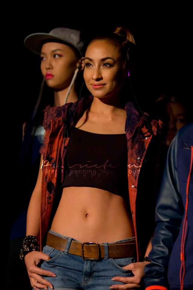 แคทรียา อิงลิช เดินแบบเปิดงาน Grand Opening "HoodieBuddie™" Thailand