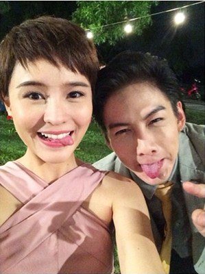 ลุคใหม่สุดจี๊ดของ ออม-สุชาร์