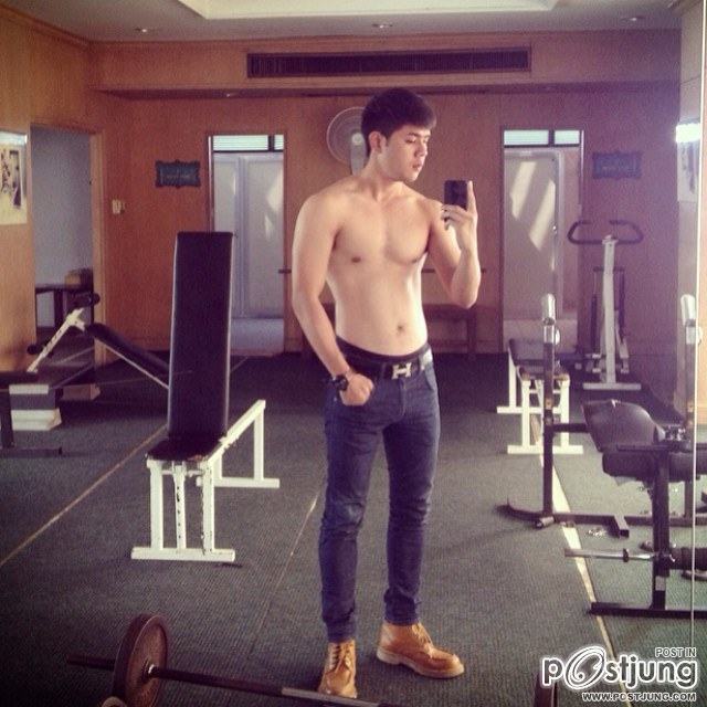 นิว..พระเอกหน้าใหม่กำลังกิน