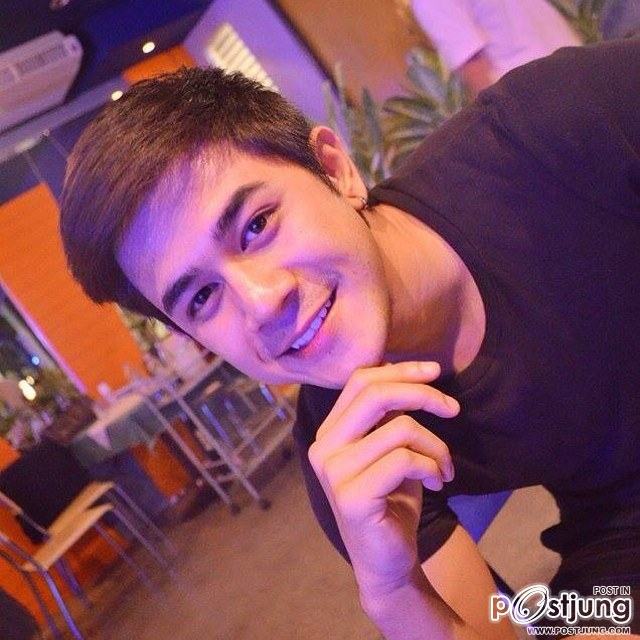 นิว..พระเอกหน้าใหม่กำลังกิน