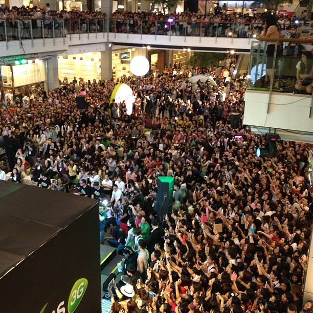 คน 1 คน มีอิทธิพลกับคนนับล้านคน!! เเม้ไม่มีผลงานถึง 2 ปี เเต่มีกระเเสตลอด