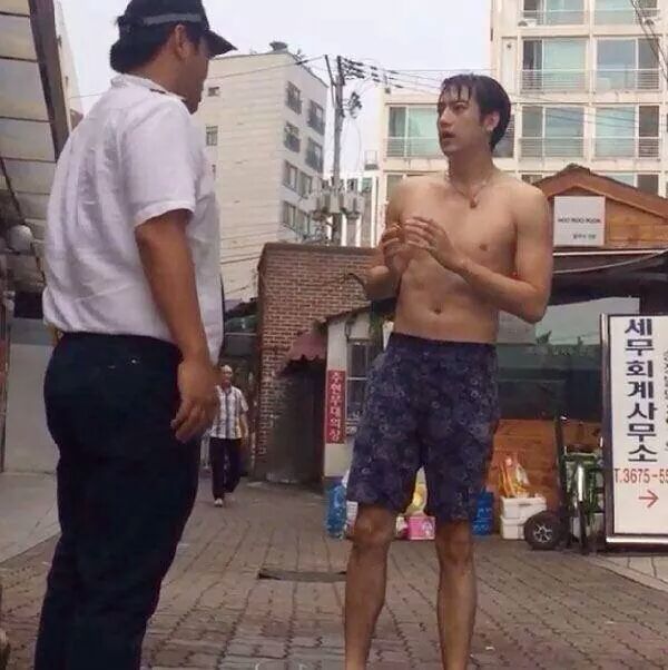 ฟิล์ม รัฐภูมิ ทำ IceBucketChallenge ที่เกาหลี โดนตำรวจจับปรับ 5000 บ.