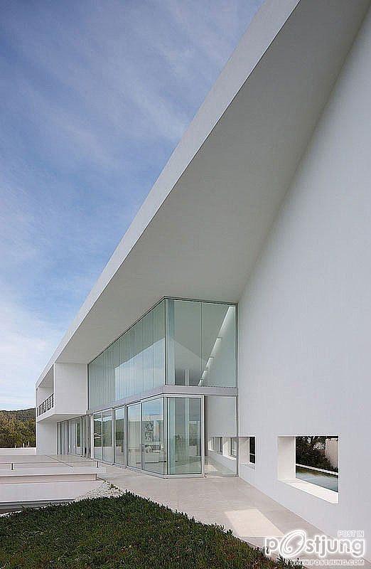 Infinity House by AABE