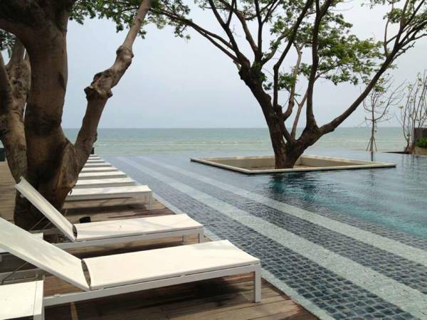 ทะเลสวย แสนคราม