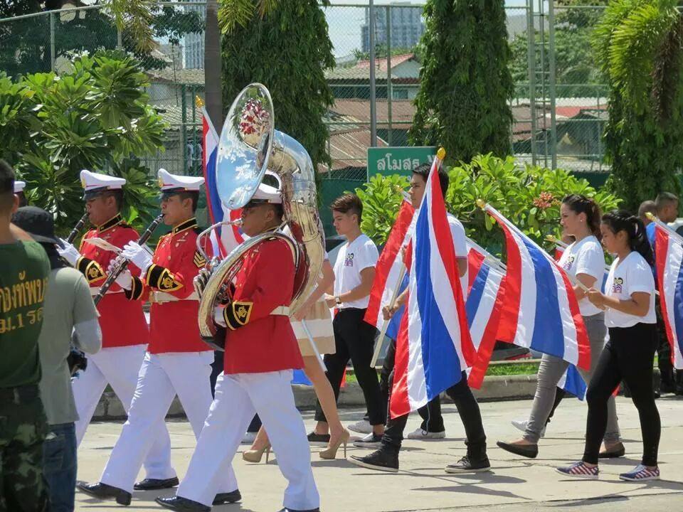 อ๋อม อรรคพันธ์ + ขวัญ อุษามณี โครงการรวมพลังชาติเพื่อเยาวชนไทย