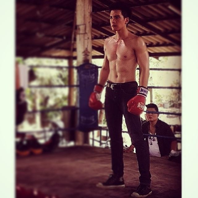 ไว้ๆมาช่อยชื้อเข้านมคุณตาสุดหล่อล่ำ นิว นิว วงศกร