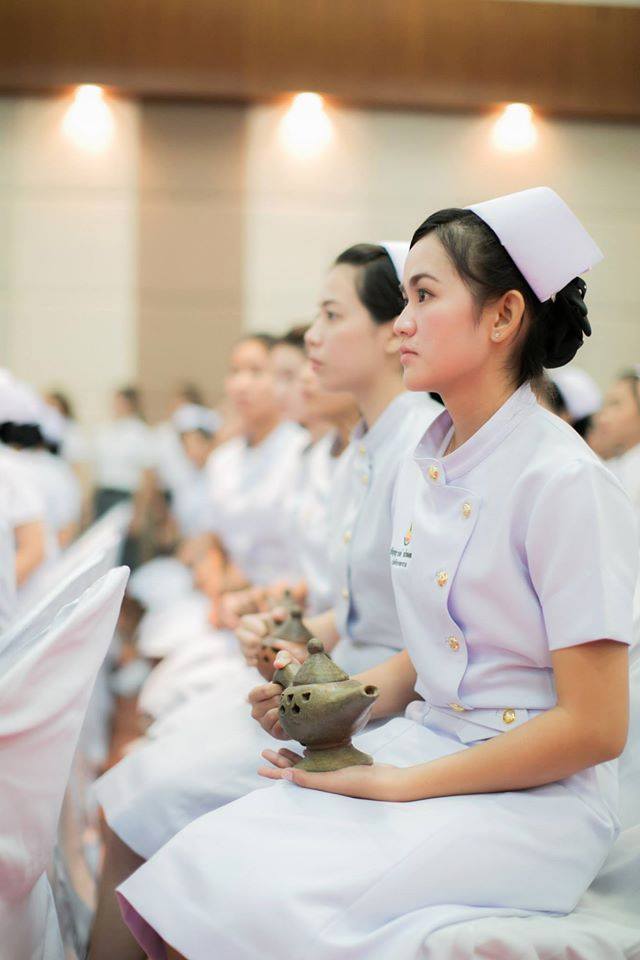 พิธีมอบหมวก เข็มสัญลักษณ์และตะเกียงไนติงเกล ปี2557 (มหาวิทยาลัยเทคโนโลยีสุรนารี)