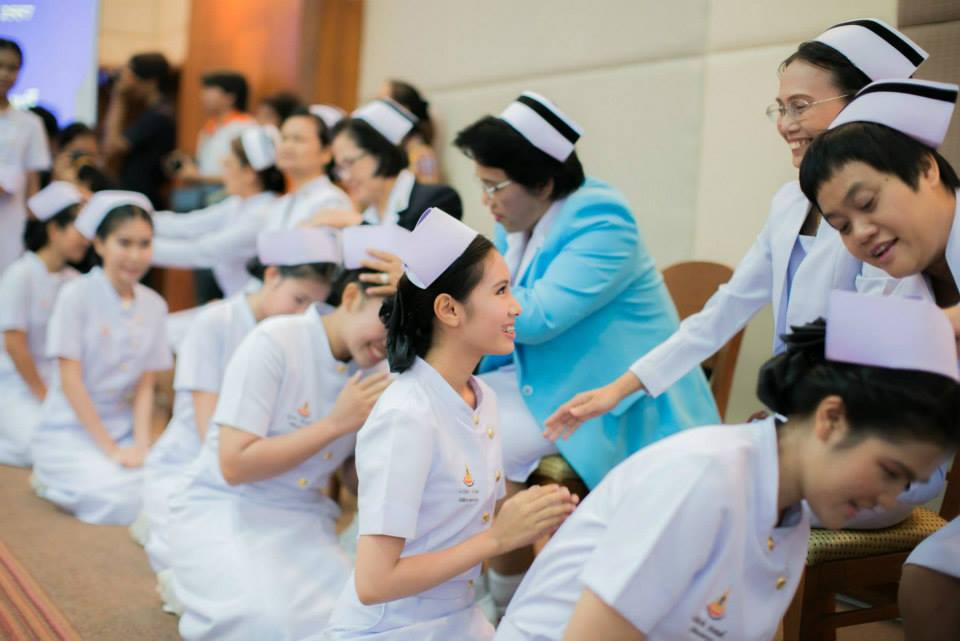 พิธีมอบหมวก เข็มสัญลักษณ์และตะเกียงไนติงเกล ปี2557 (มหาวิทยาลัยเทคโนโลยีสุรนารี)
