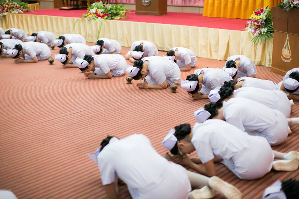 พิธีมอบหมวก เข็มสัญลักษณ์และตะเกียงไนติงเกล ปี2557 (มหาวิทยาลัยเทคโนโลยีสุรนารี)