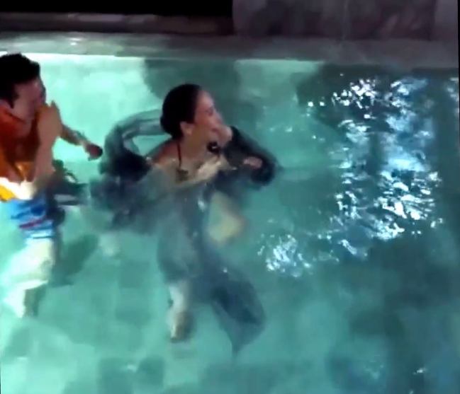 อั้ม พัชราภา Ice Bucket ตามคำท้า 8 ไฮโซ ไม่ทันถึง 1 ชั่วโมง คนกด like ไปเกือบ 9 หมื่นเเล้ว