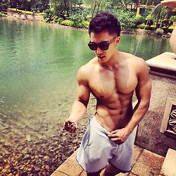 ถอดโชว์เรือนร่าง 580