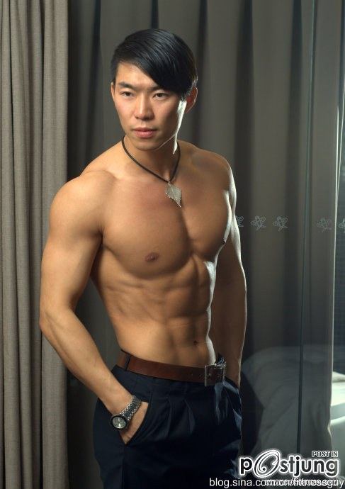 ถอดโชว์เรือนร่าง 580