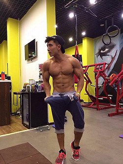 ถอดโชว์เรือนร่าง 580