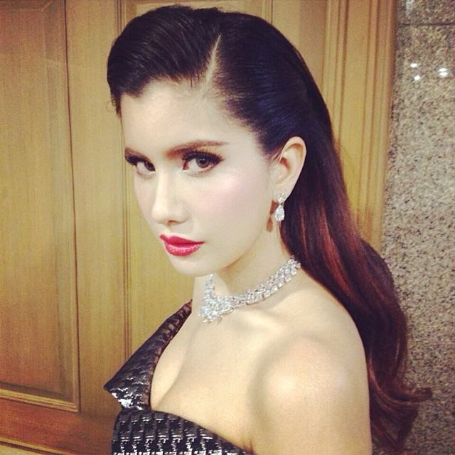 ปู ไปรยา @Misstine กระเป๋าราตรีระดับโลก สู่เเป้งตลับสุดหรูหรา!!
