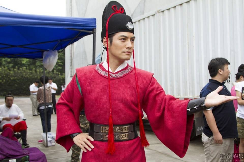 《五鼠闹东京》 The Three Heroes And Five Gallants 2015 part3