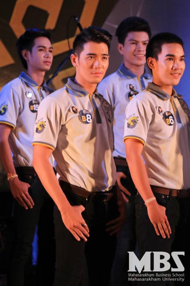 ค่ำคืนที่ดาวเคียงเดือน Freshy Boys & Girl 2014วันที่30สิงหาคม2557 อาคารพละศึกษา มหาวิทยาลัยมหาสารคาม