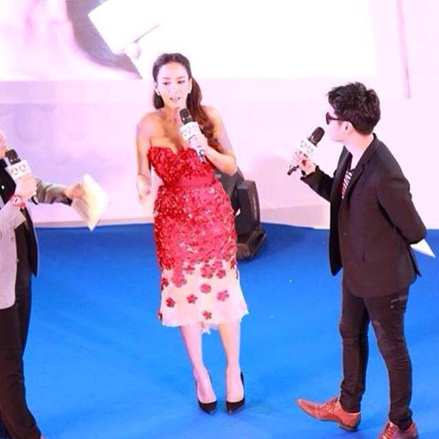 ปลื้มเเทนจริงๆ ประชาชนรุมดูซุปเปอร์สตาร์เบอร์1ของไทย อั้ม พัชราภา!! FC ให้กำลังใจเพียบ
