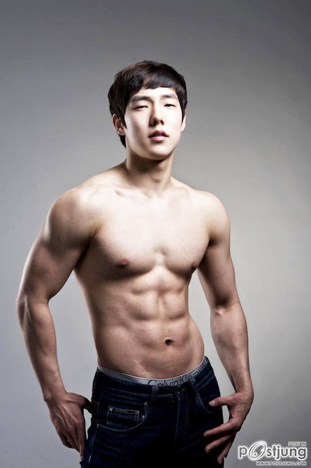 คนนี้ใครรู้จักบ้าง หล่อเซ็กซี่จัง