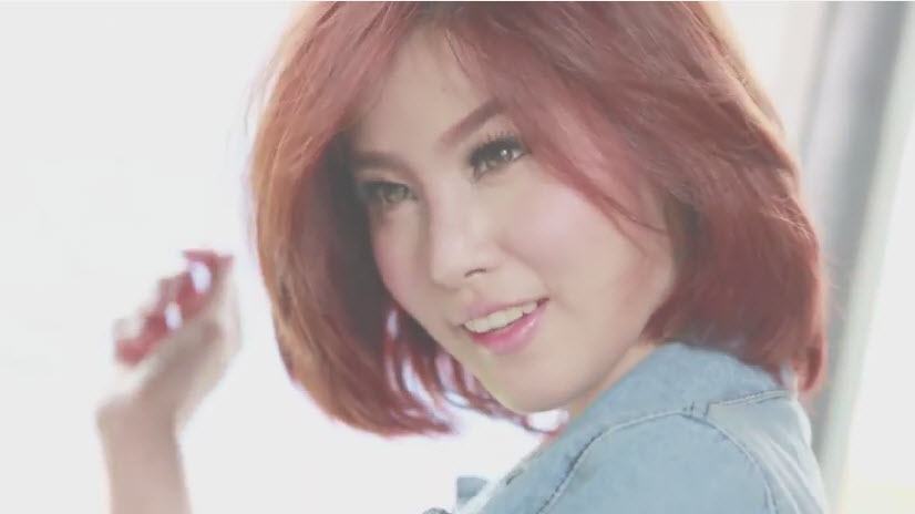 เมย์ ศธัญกร พริตตี้คิดบวก