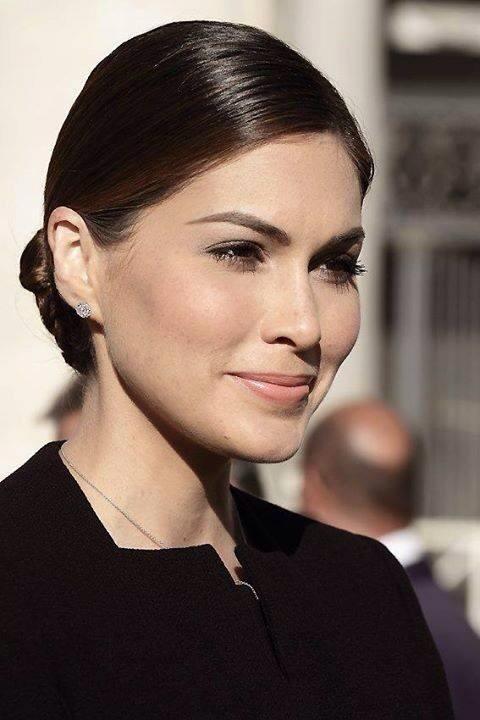 นางงามจักรวาล 2013 เข้าเฝ้าพระสันตะปาปา ฟรานซิส ที่นครวาติกัน