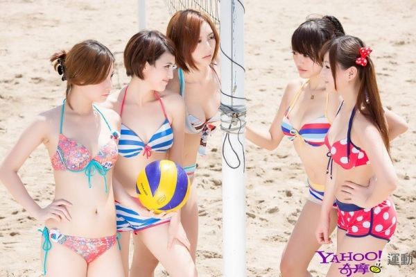 เซ็กซี่!! ทีมวอลเลย์บอลสาวสวยริมหาด
