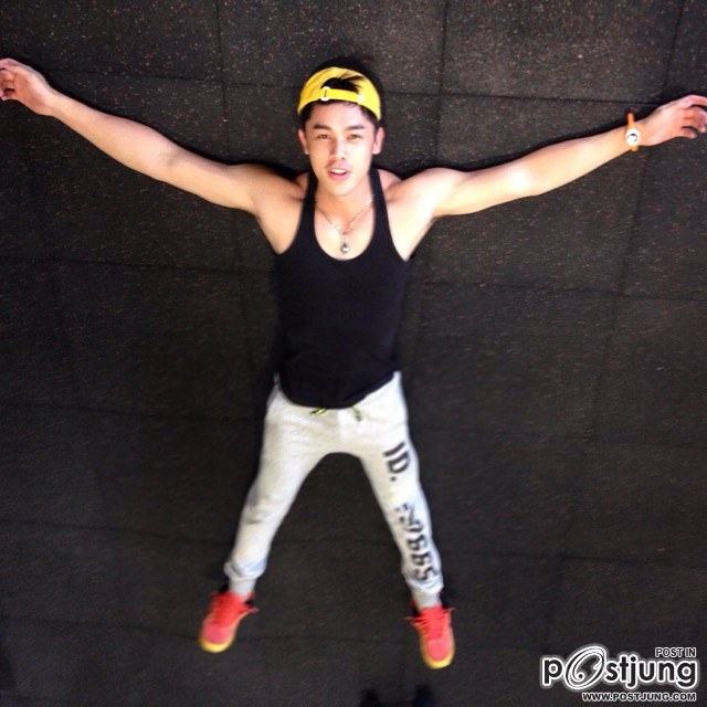 นาย TONG