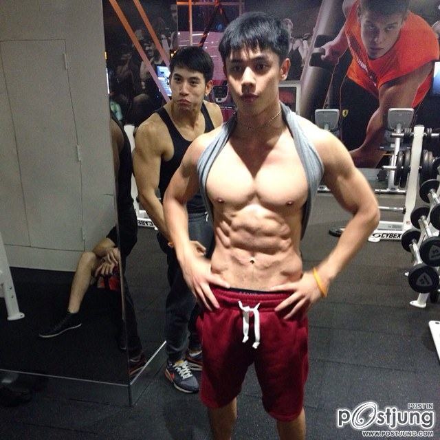 นาย TONG
