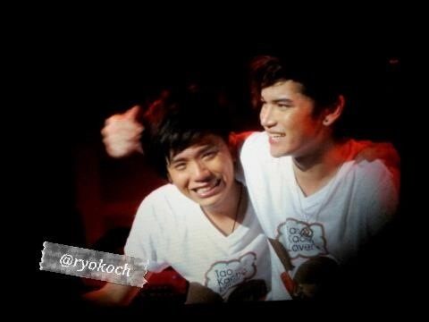 กอด