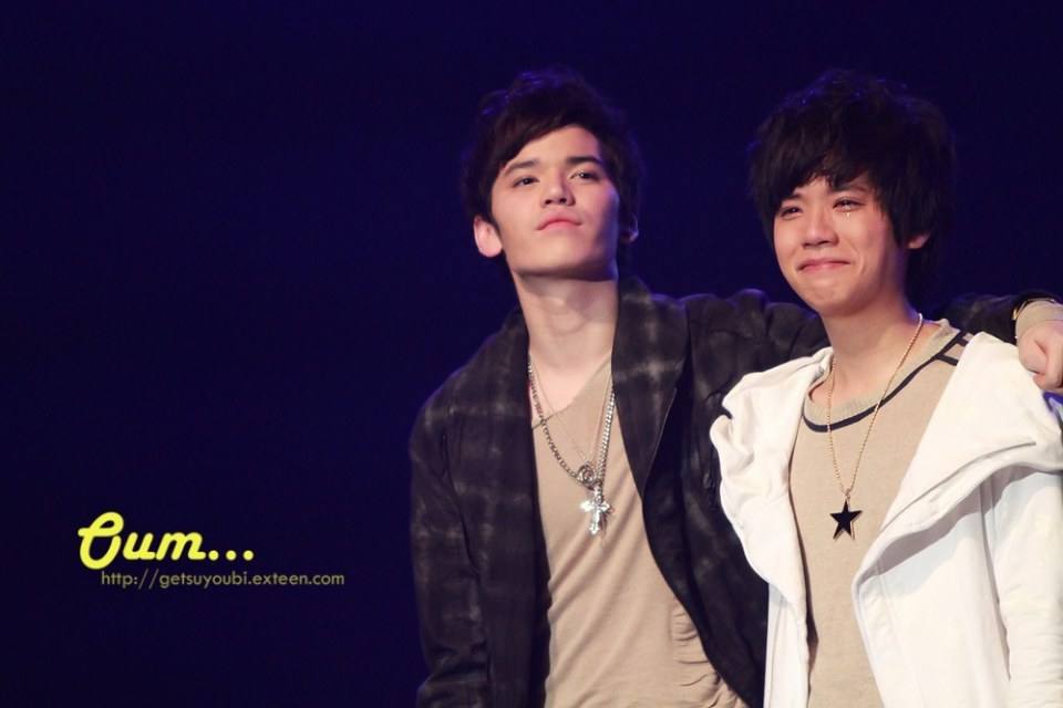 กอด
