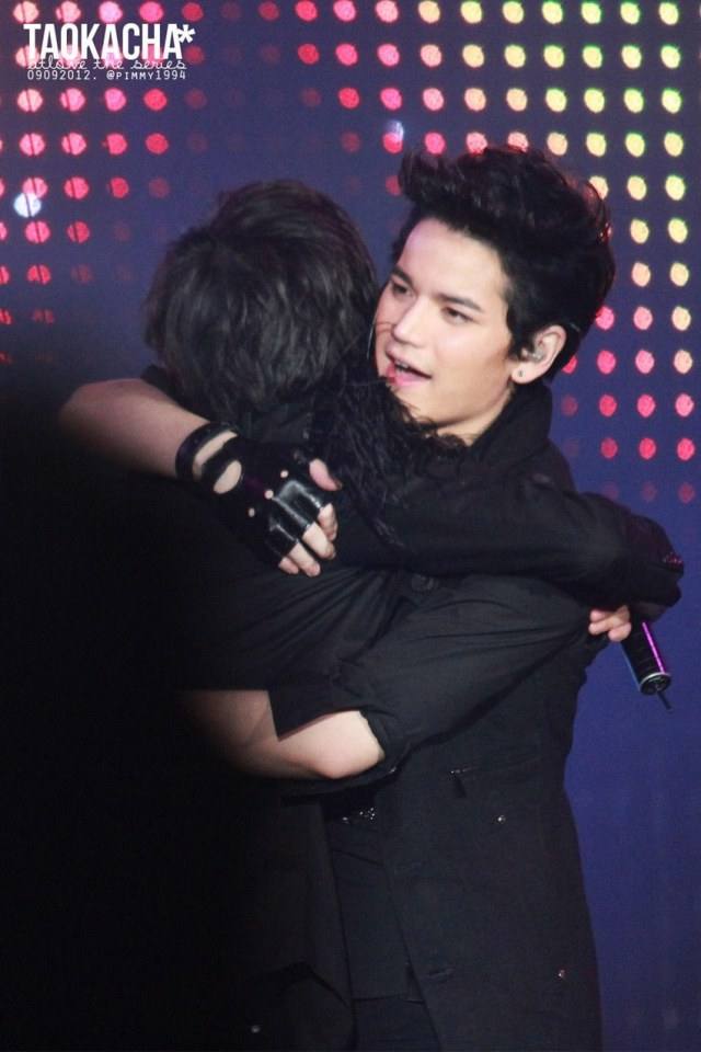กอด