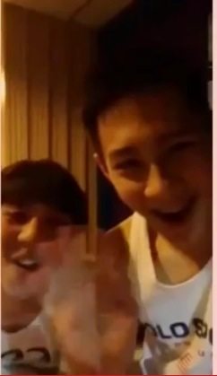 สองคนน่ารักดี