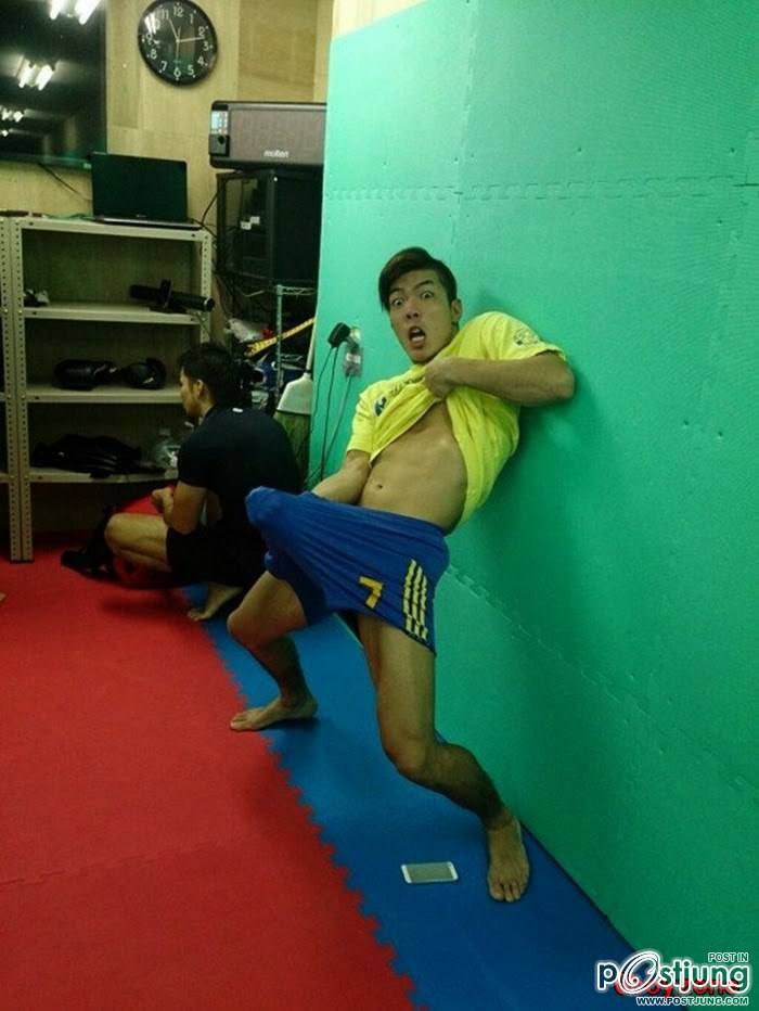 ผู้ชายเล่นกัน