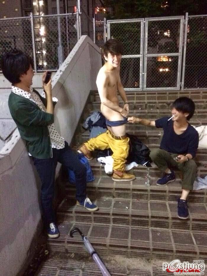 ผู้ชายเล่นกัน
