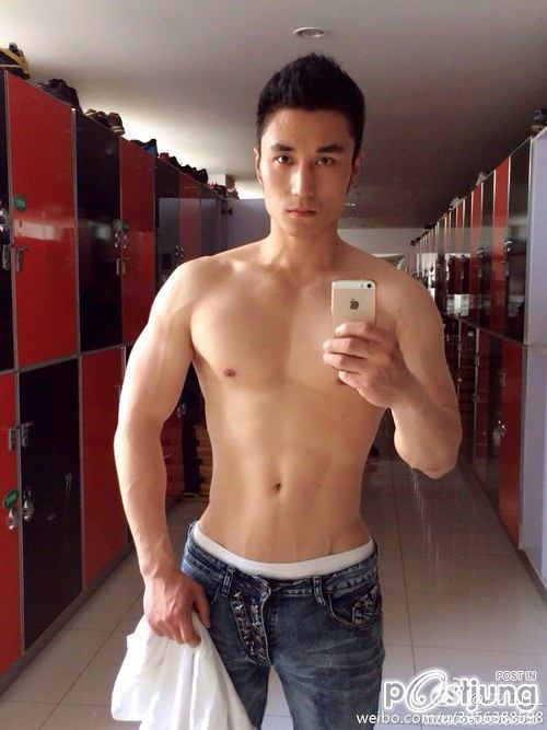 ตี๋หล่อล่ำ