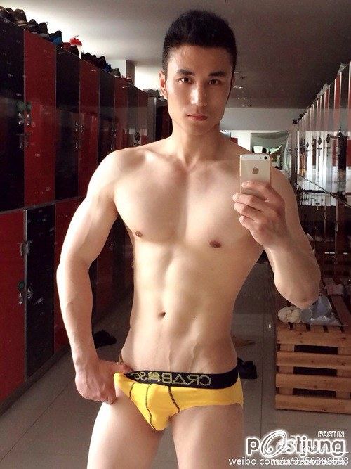 ตี๋หล่อล่ำ