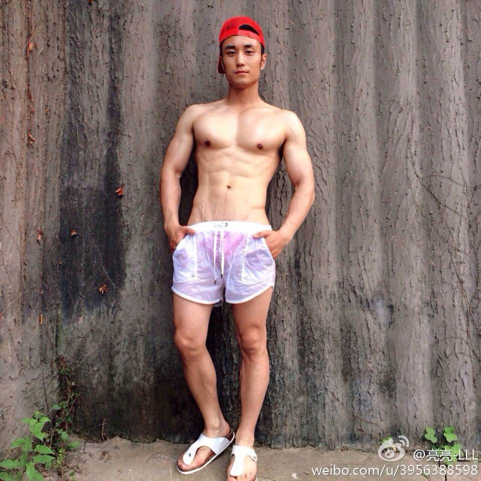 ตี๋หล่อล่ำ