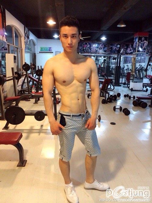 ตี๋หล่อล่ำ