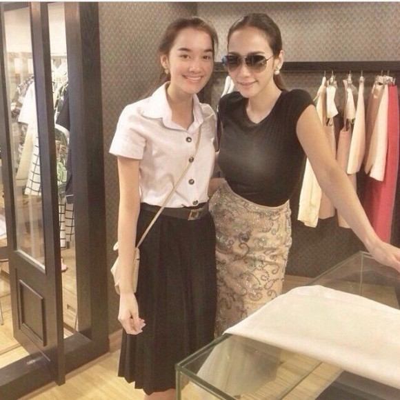 อั้ม พัชราภา แค่ชุดธรรมดาก็สวยสุดฤทธิ์อกตูมในงานเปิดตัว Celebrity Clinic