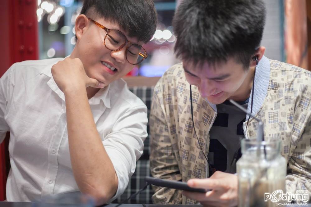Nick Pavich Saprungroj and Koolcheng Trịnh Tú Trung in Vietnam