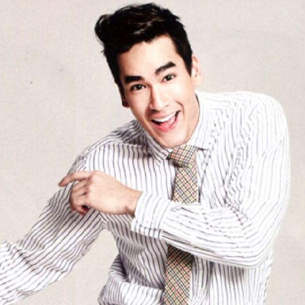 ชาวเน็ตแฉ "ณเดชน์"  ออกอิเวนท์แทบทุกวัน แต่ได้เกียรตินิยม