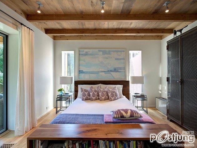 Earthy Timber Clad Interiors vs. Urban Glass Exteriors: Cottage Design by Bates Masi Architects