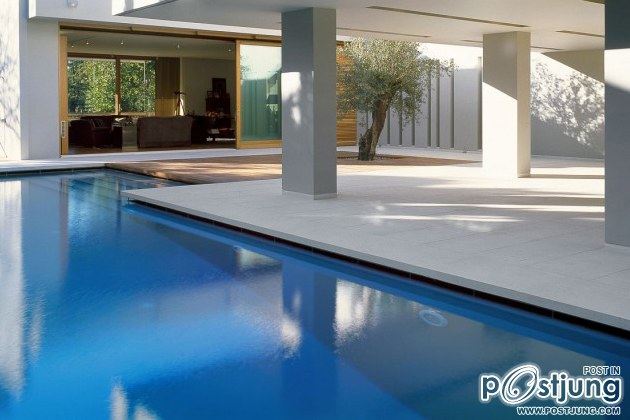 CONTEMPORARY INDOOR OUTDOOR GREEK RESIDENCE