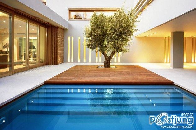 CONTEMPORARY INDOOR OUTDOOR GREEK RESIDENCE