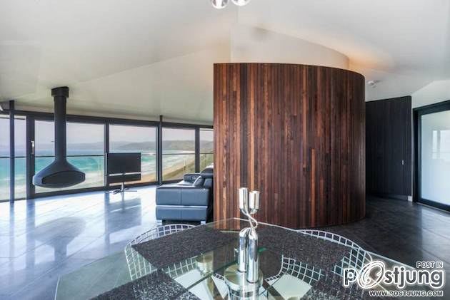 STUNNING ELEVATED BEACH POLE HOME IN AUSTRALIA