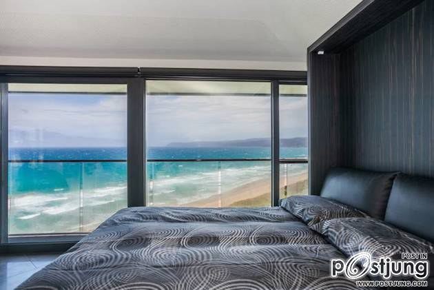 STUNNING ELEVATED BEACH POLE HOME IN AUSTRALIA