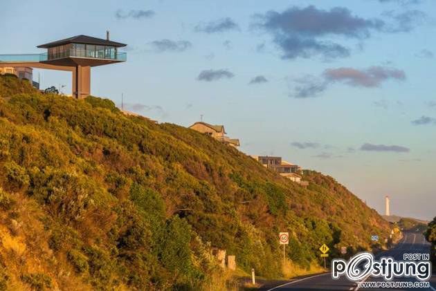 STUNNING ELEVATED BEACH POLE HOME IN AUSTRALIA