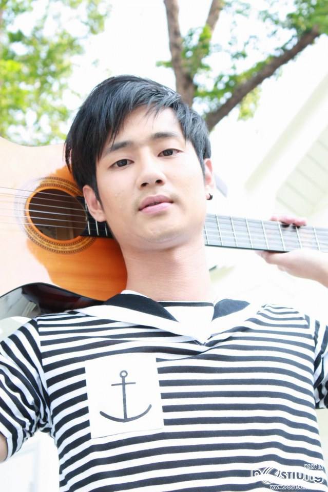 หนุ่มตี๋กับกีตาร์