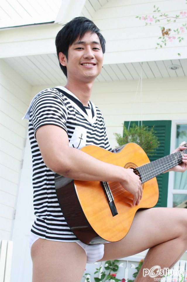 หนุ่มตี๋กับกีตาร์